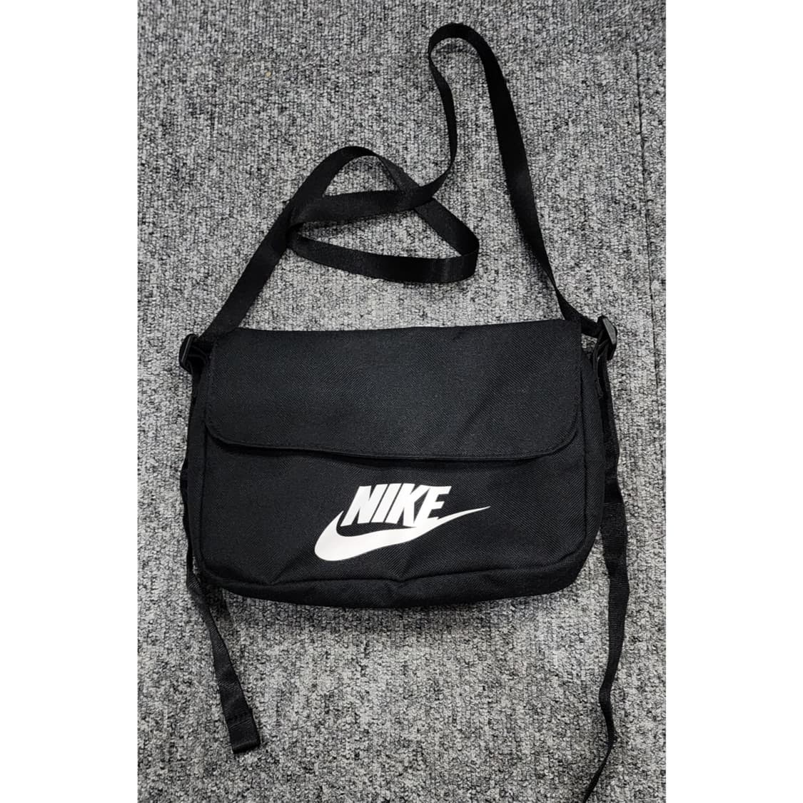 나이키 퓨추라 크로스백 미니백 가방 상품이미지1