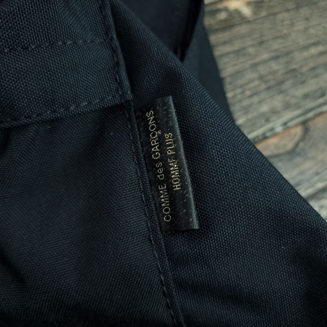 [꼼데가르송 옴므 플러스] 미니멀 백팩 블랙 P01611 상품이미지6