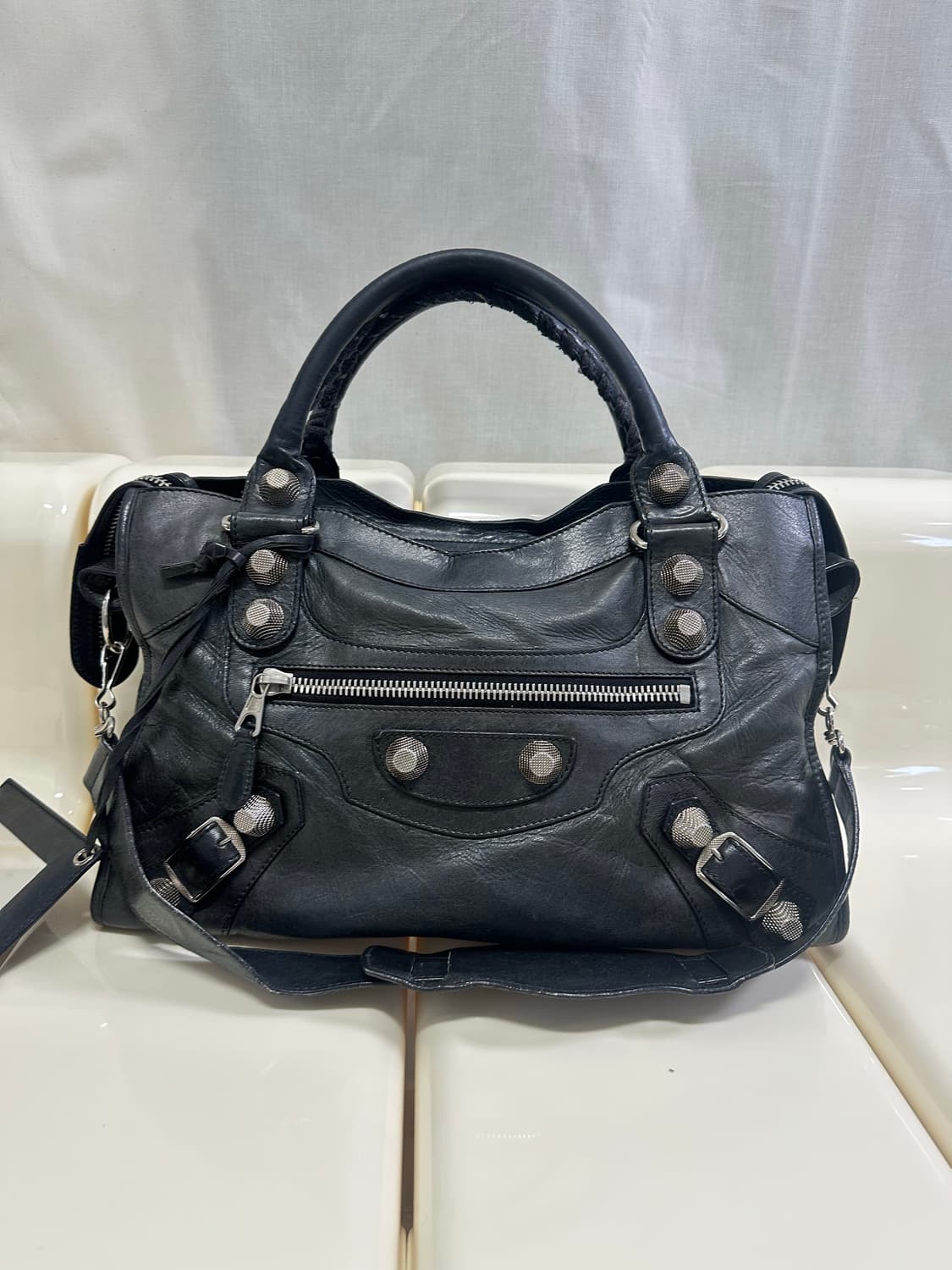 [A 정품] 발렌시아가 자이언트 시티 모터백 미디움 블랙 상품이미지6