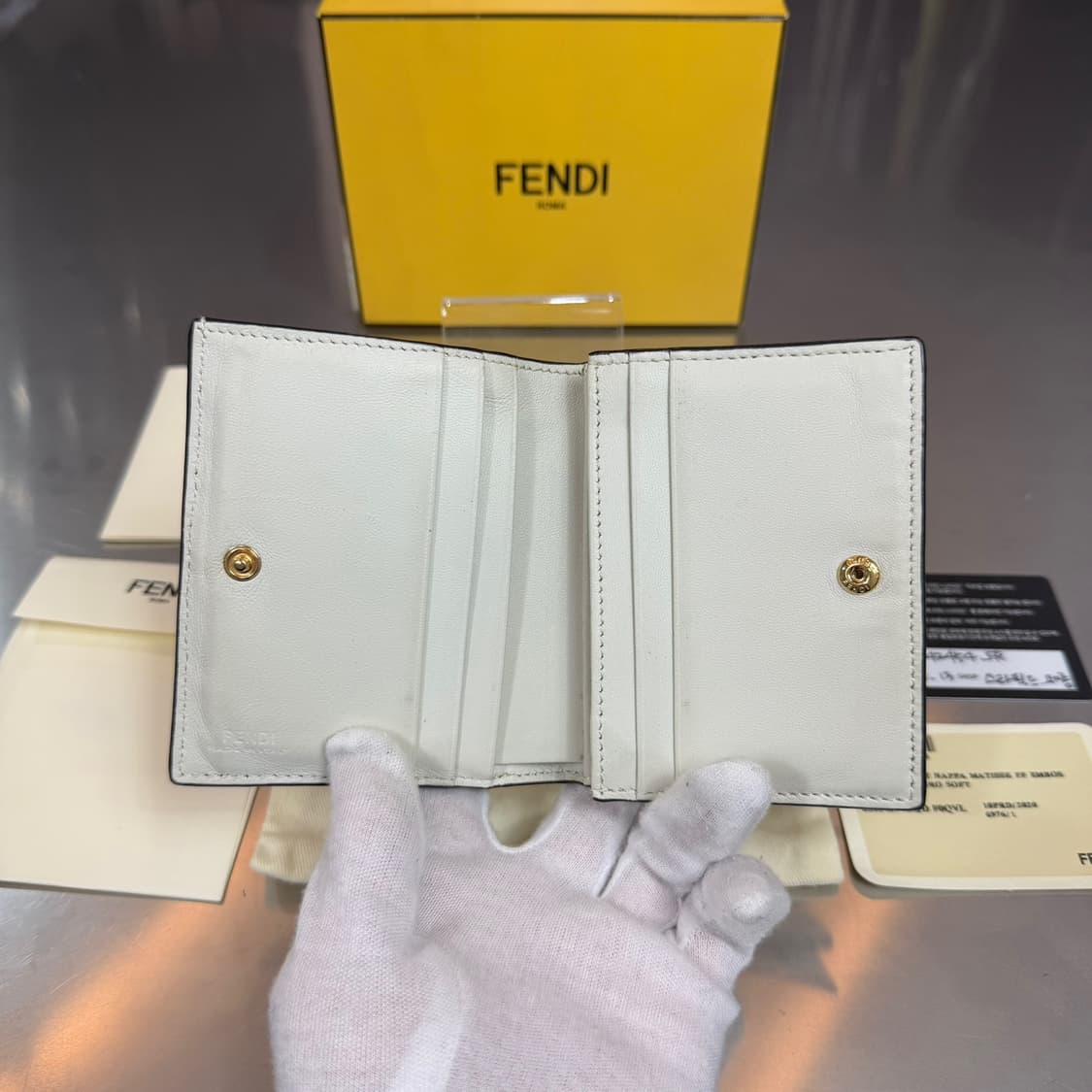 [리오브] 펜디 FF 바게트 마이크로 삼단 중지갑 상품이미지4