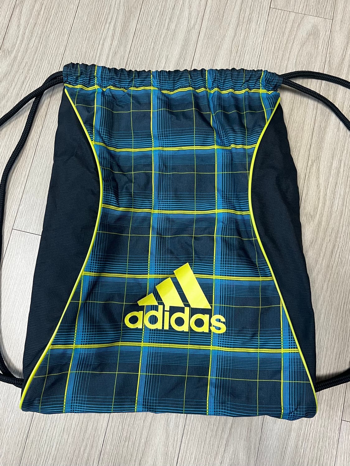 아디다스 체크 짐색 상품이미지1