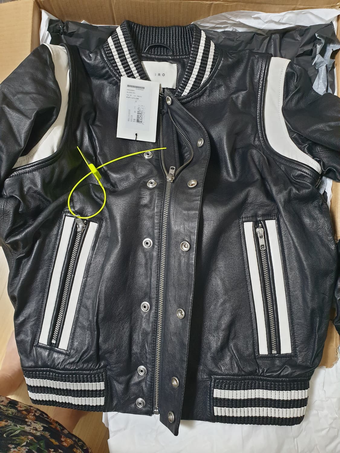 새상품 IRO 가죽봄버 사이즈38 상품이미지2
