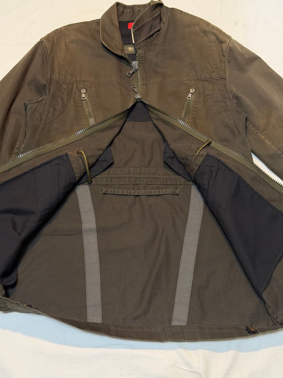 APC X KANYE 14FW 스위스 아미 파카 올리브 카키 상품이미지6