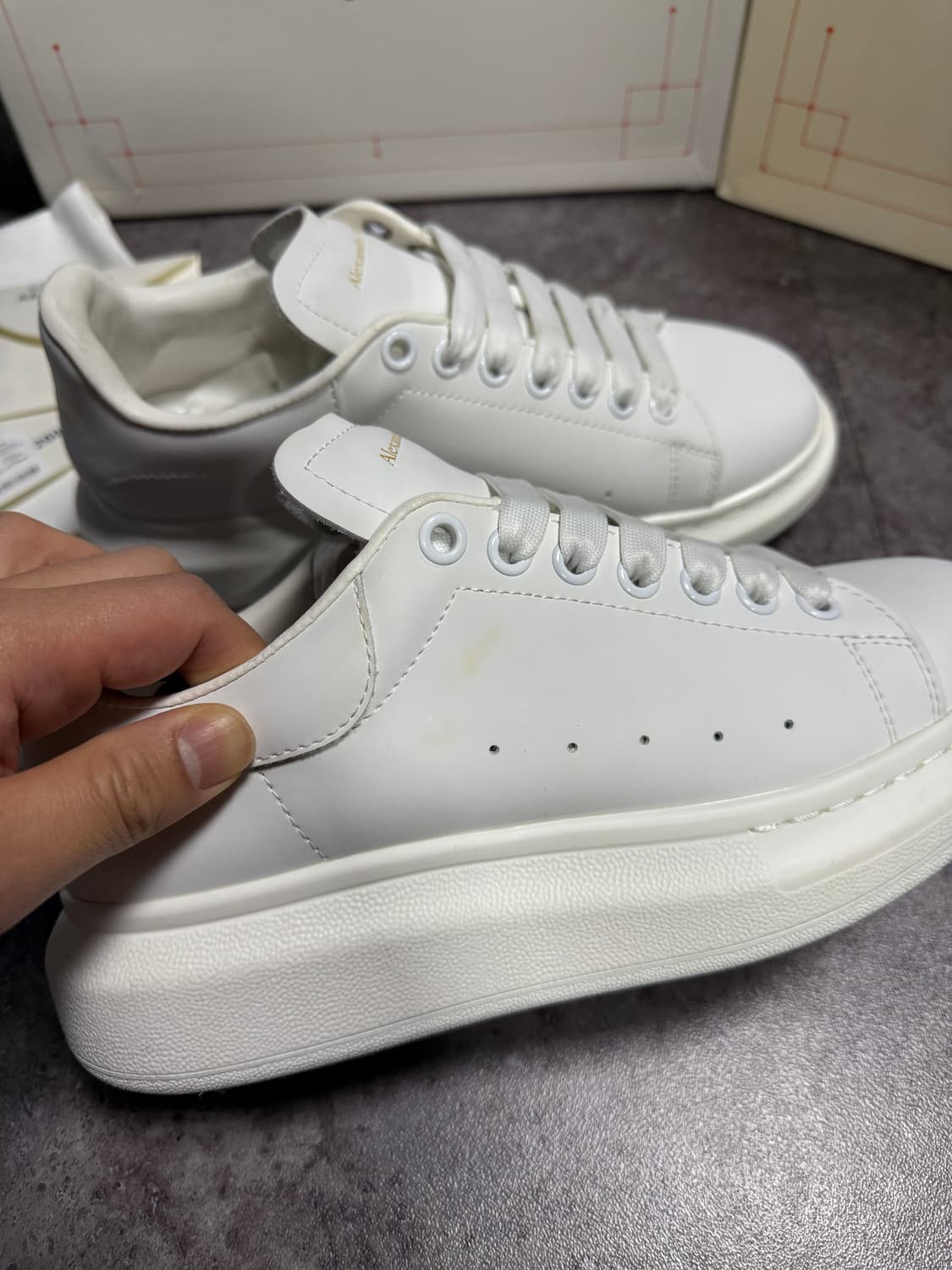 알렉산더맥퀸 오버솔 260 상품이미지4