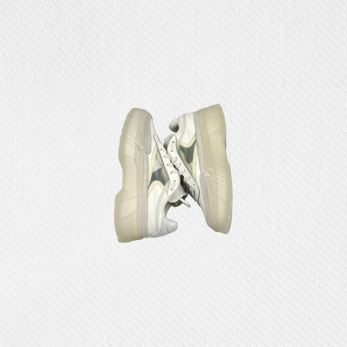 240 W 리복 x 카디비 클럽 C 상품이미지1