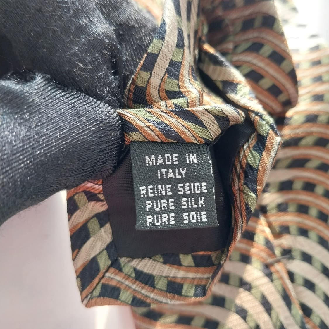 캘빈클라인 실크 웨이브 패턴 넥타이 9.6cm A+등급  K1367
 상품이미지10