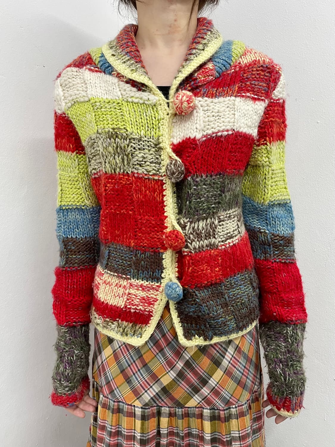 하구미 컬러 버튼 니트  상품이미지1