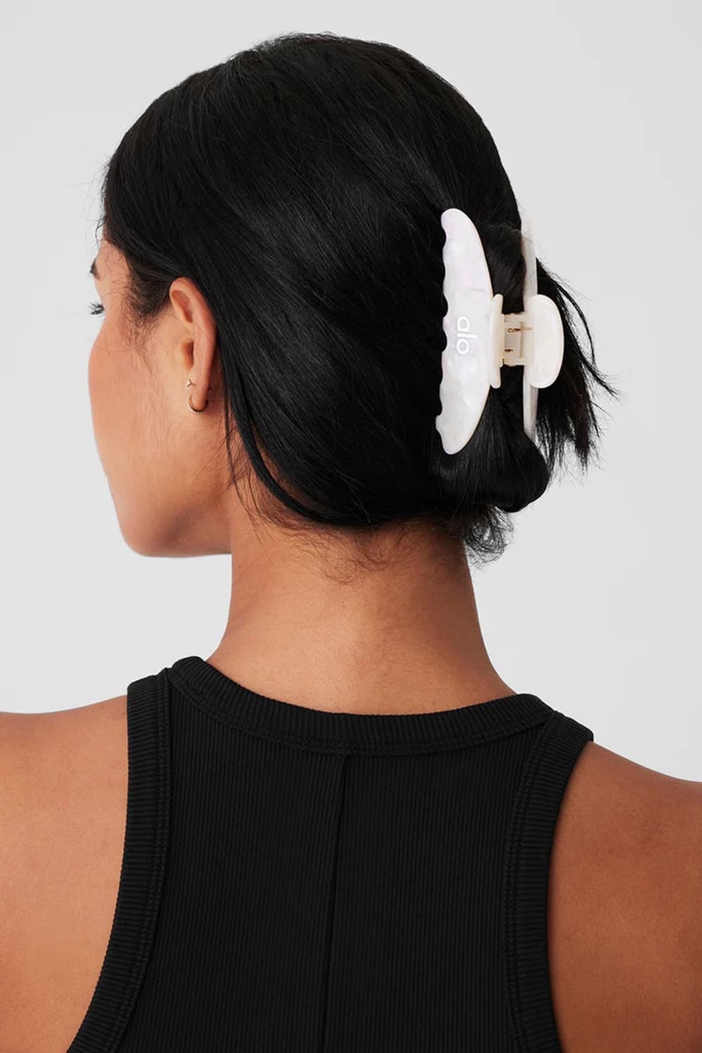 알로 요가 alo 90's Claw Clip 헤어 집게핀 레이지샵 착용 상품이미지2