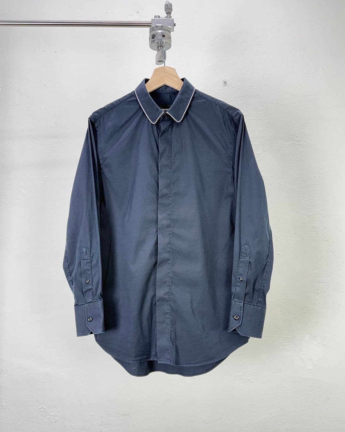 엠포리오 아르마니 라인 스티치 딥 네이비 코튼 카라 셔츠 상품이미지1