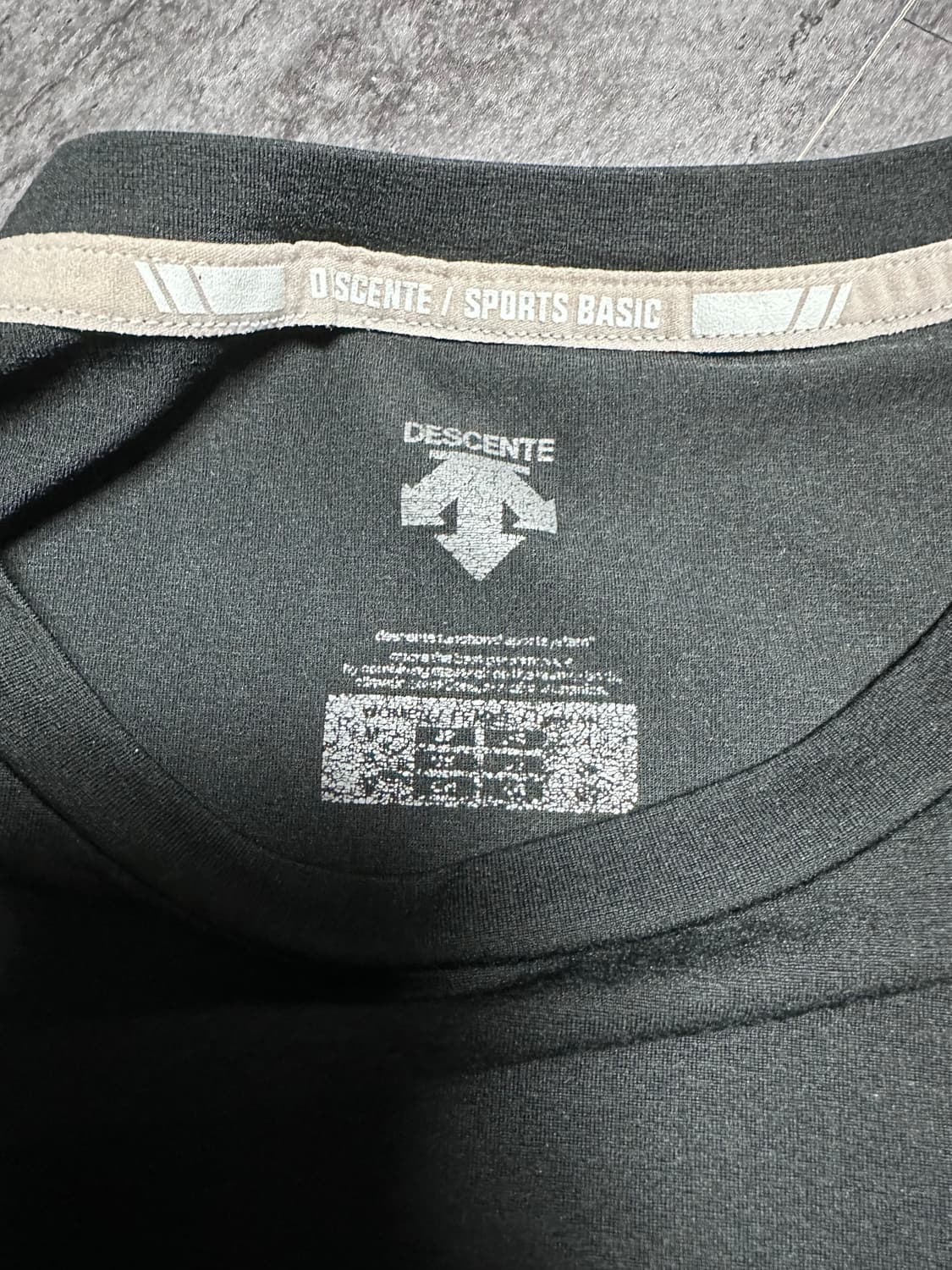 데상트 블랙 기능성 티셔츠 90 상품이미지4