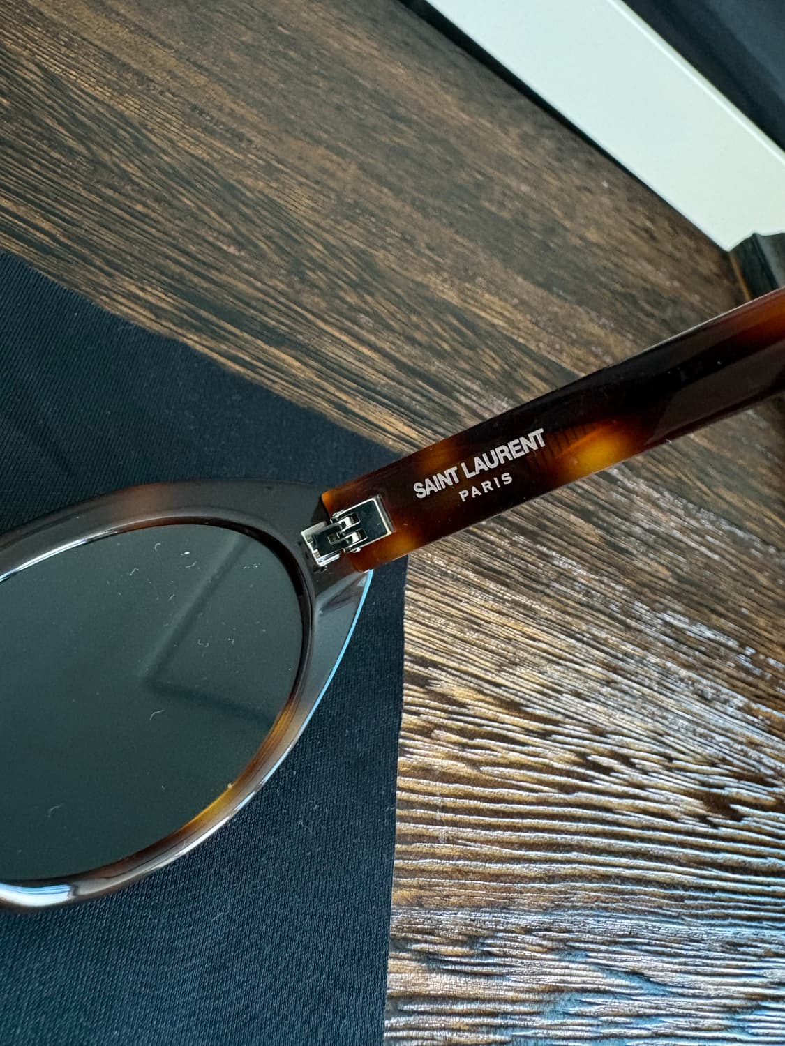 이브 생 로랑 아이웨어 잔 오벌 프레임 선글라스 상품이미지4