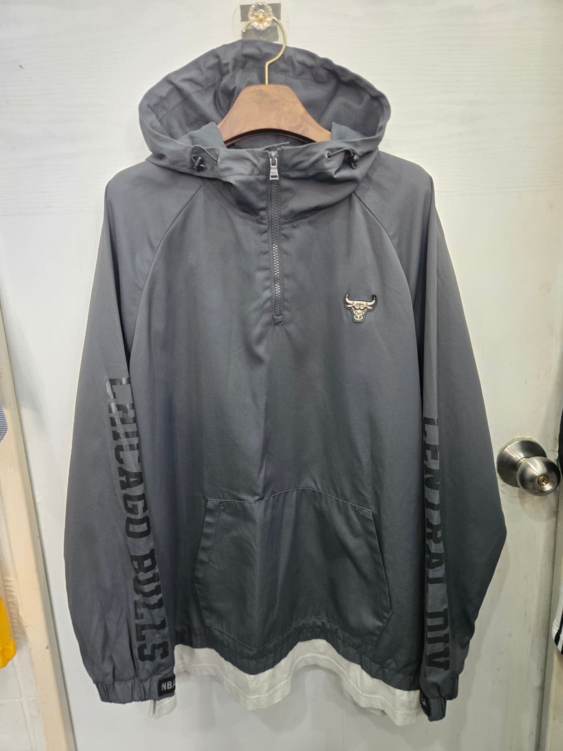 100,L)) NBA BULLS 엔비에이 반집업 후드 바람막이 티셔츠! 상품이미지1