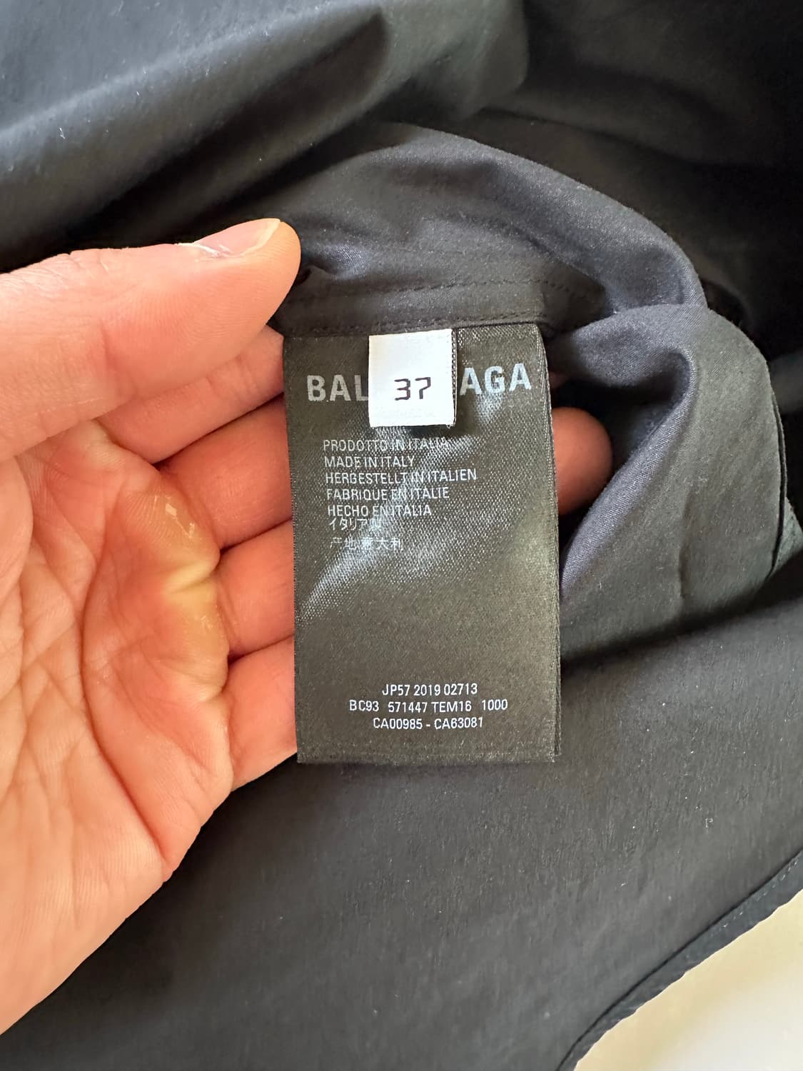 발렌시아가 남성 오버핏 백로고탭 셔츠 블랙 37 상품이미지6