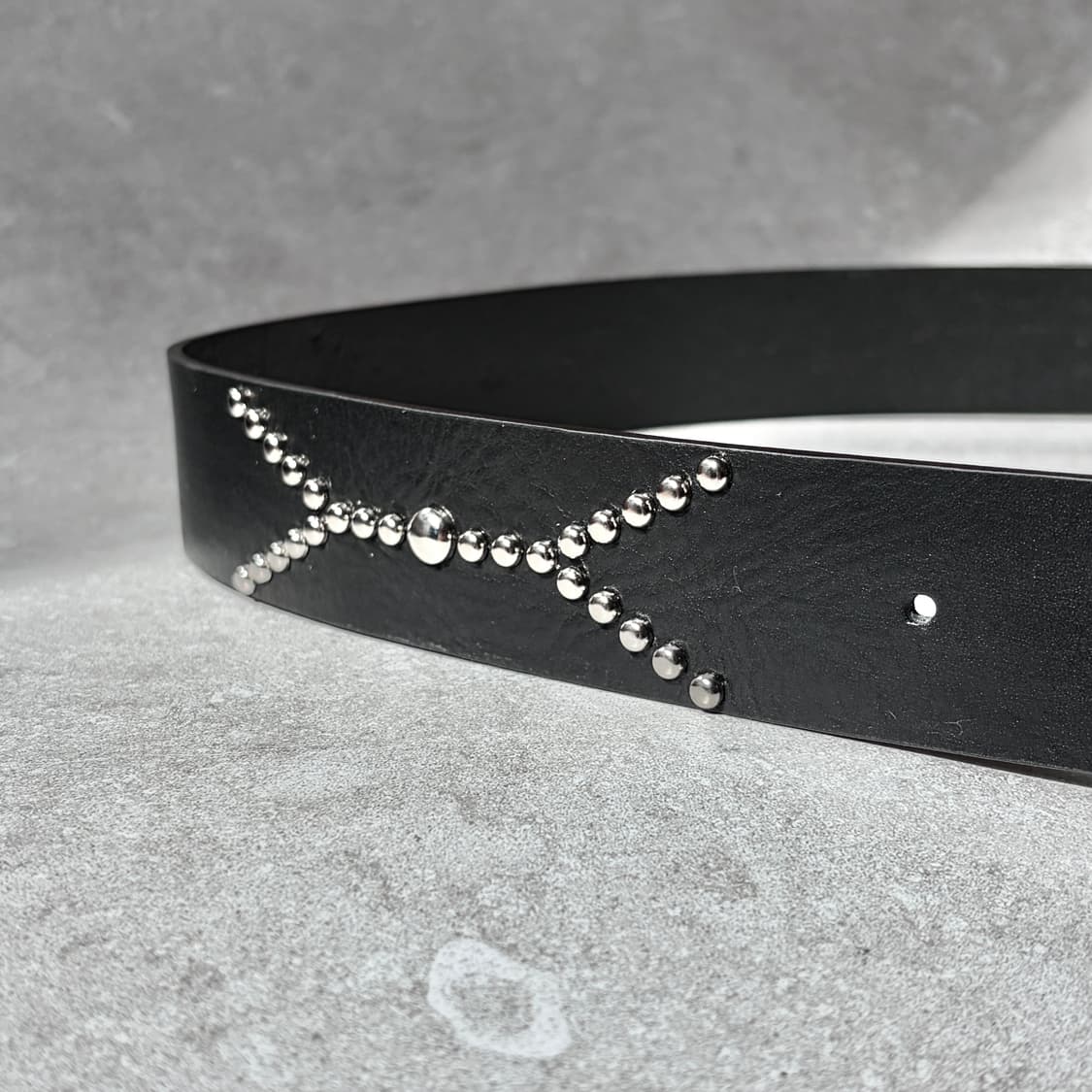 Oribell 애로우 스터드 장식 이탈리아 소가죽 벨트 블랙 상품이미지5