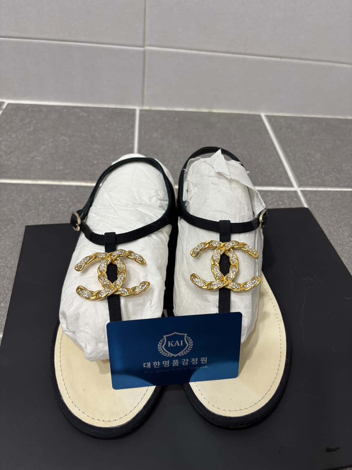 정품)샤넬 CC 로고 쪼리샌들 상품이미지3