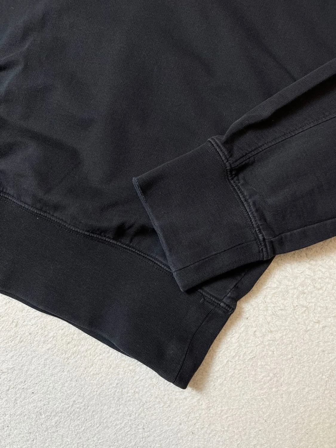 CP컴퍼니 사이드 렌즈 해체주의 맨투맨 PN7101 상품이미지4