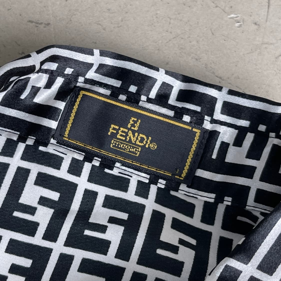 펜디 ff로고 실키 셔츠 상품이미지3