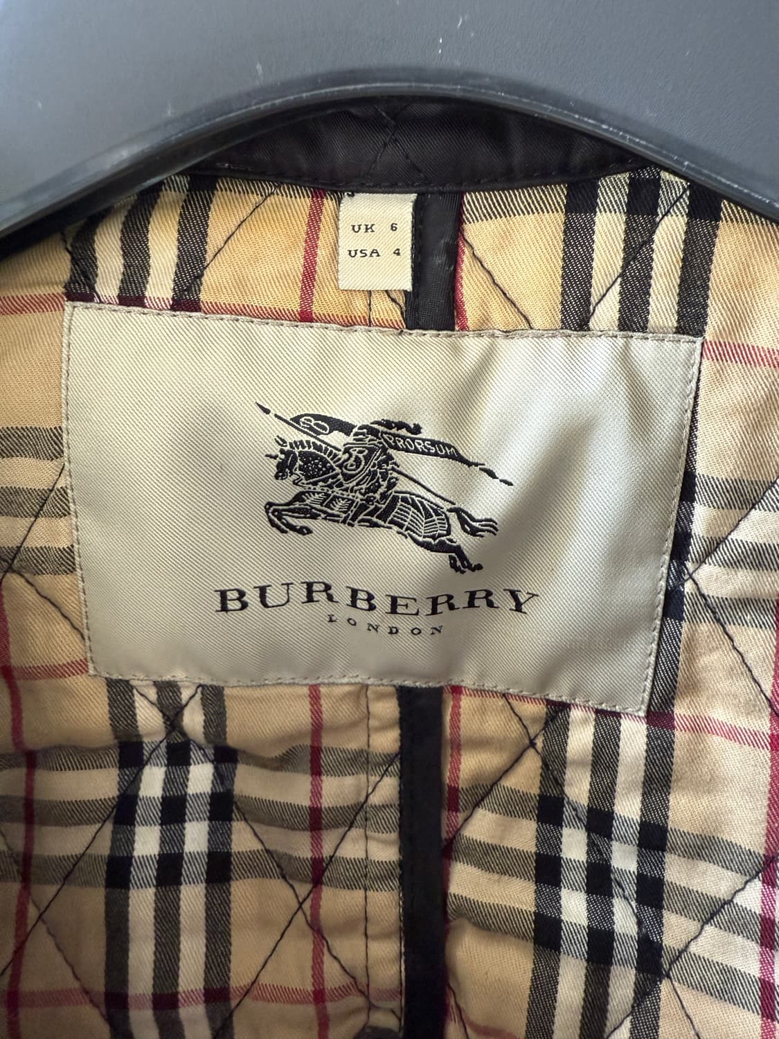 버버리 런던 정품 퀼팅 자켓 블랙 UK6 상품이미지9