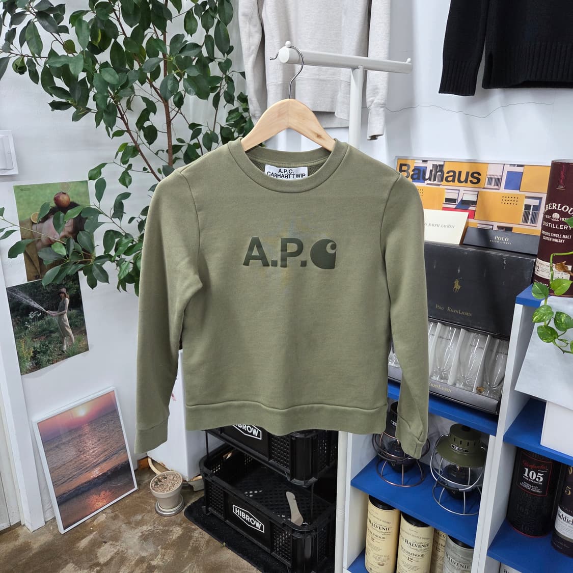 아페쎄 X 칼하트 우먼 스웻셔츠 XS 상품이미지1