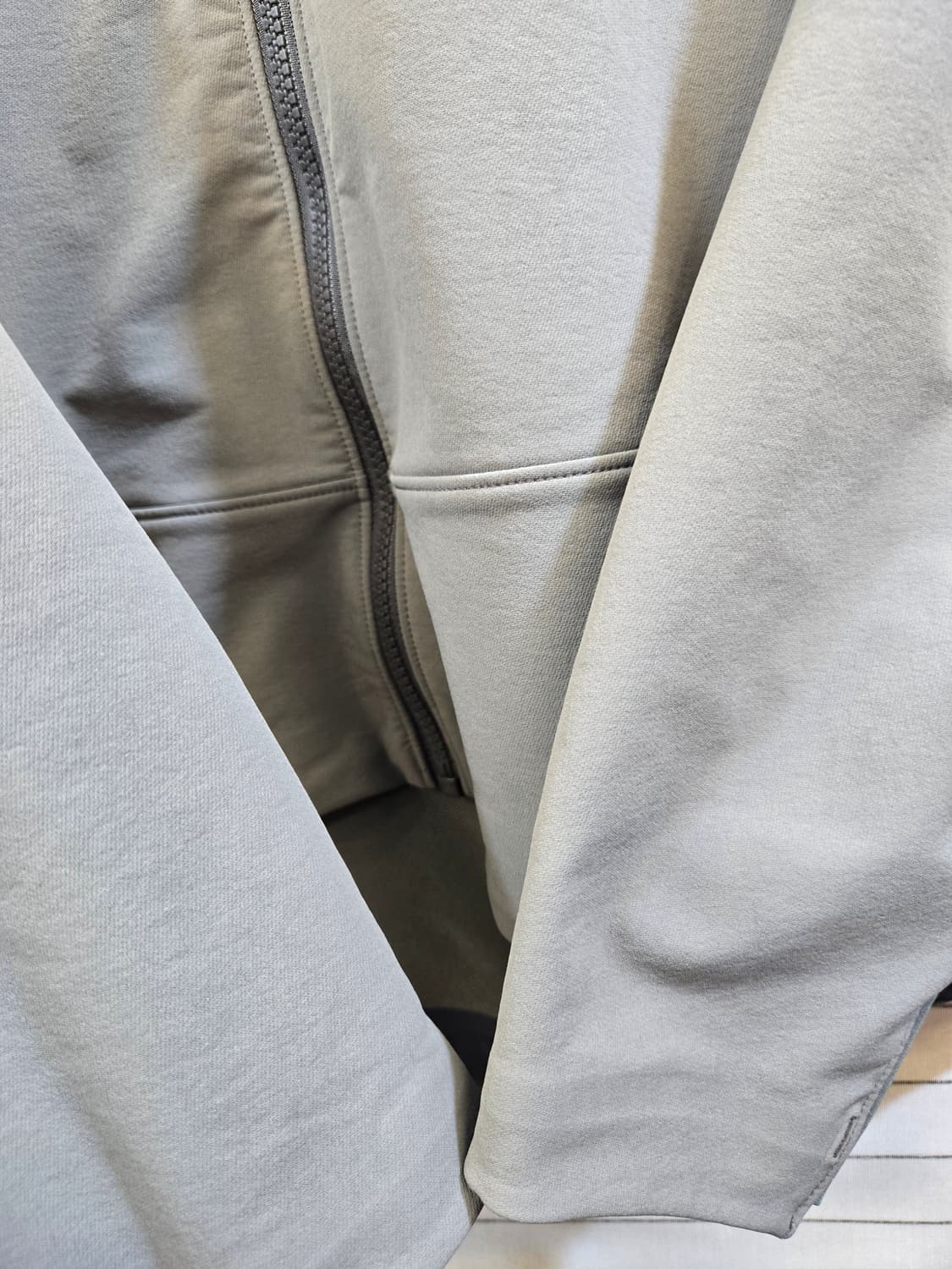 아크테릭스 감마 LT소프트쉘 자켓 그레이 상품이미지3