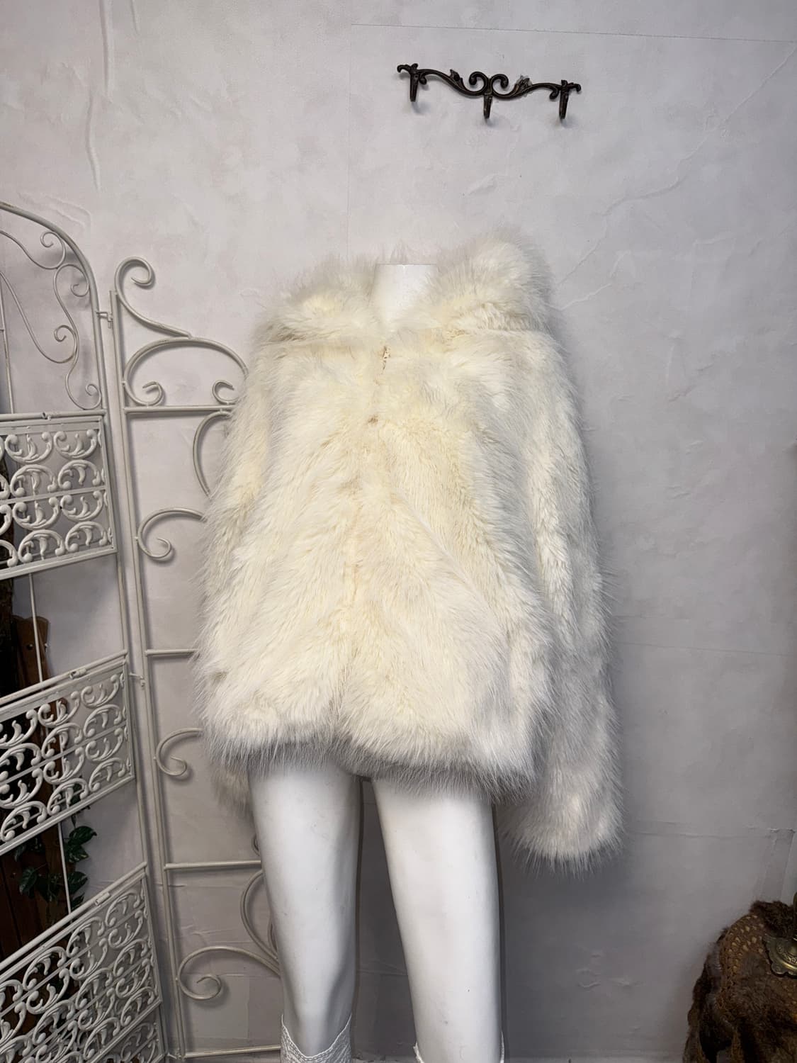 White over fur hood zipup 상품이미지4