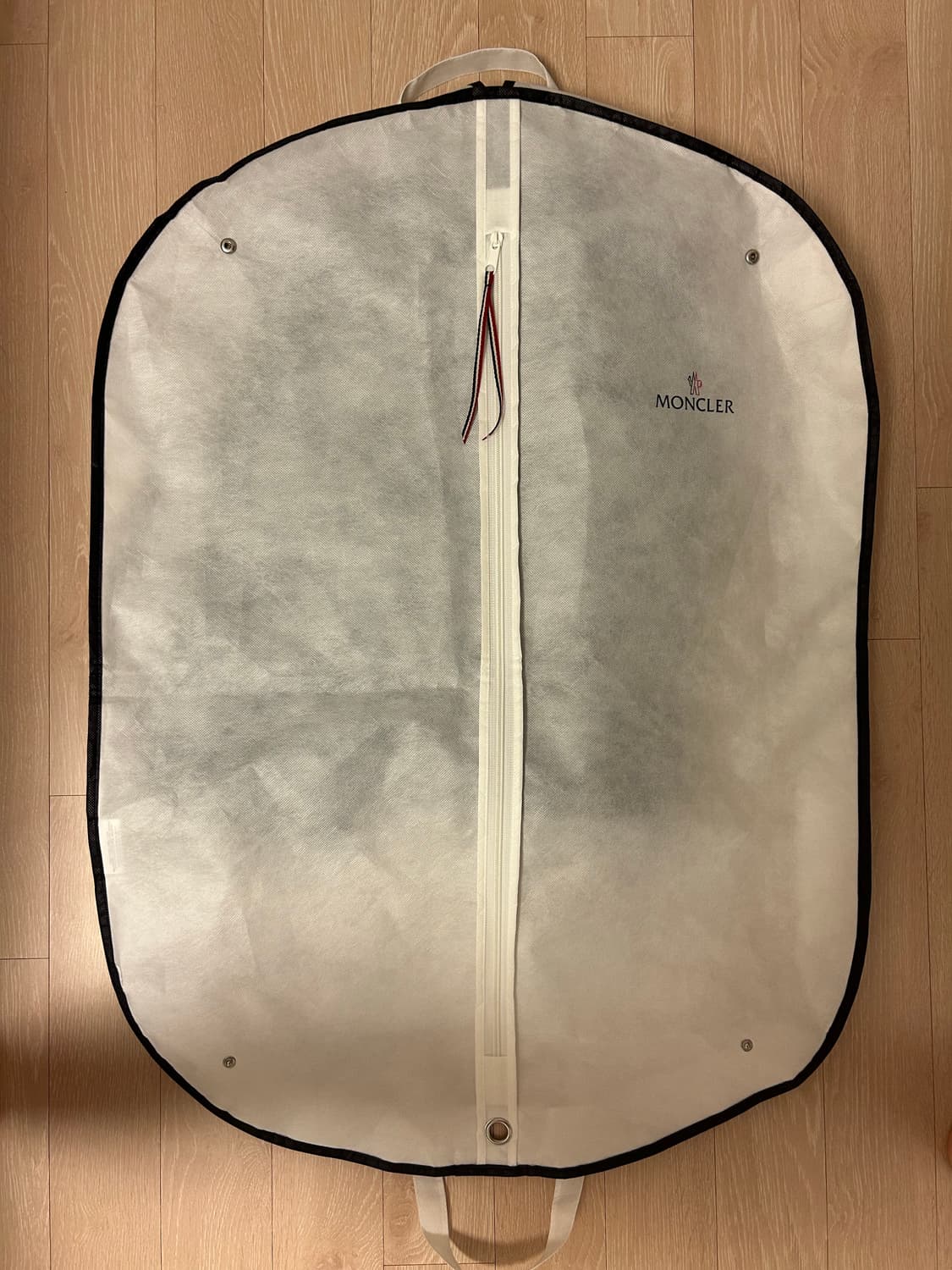 [정품] 몽클레어 가니 패딩 베스트 (잠실 롯데백화점 구매 / 풀컨디션) 상품이미지8