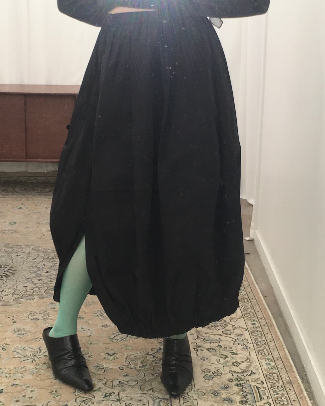 벌룬핏 블랙 롱스커트 상품이미지2