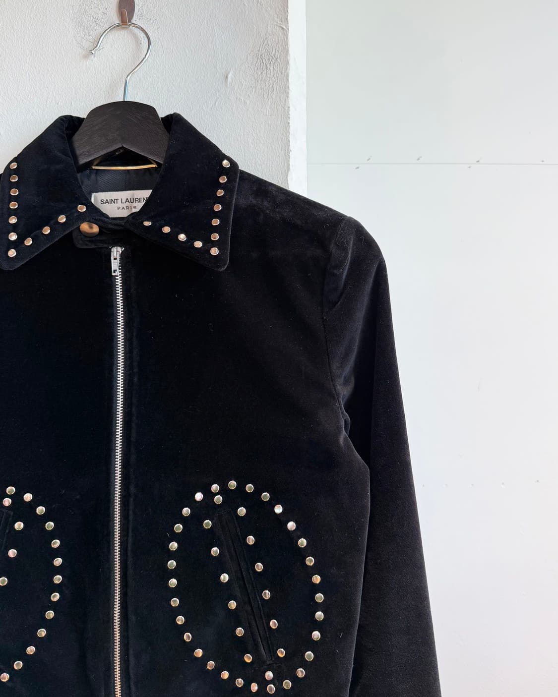 생로랑 블랙 벨벳 스터드 자켓  상품이미지5