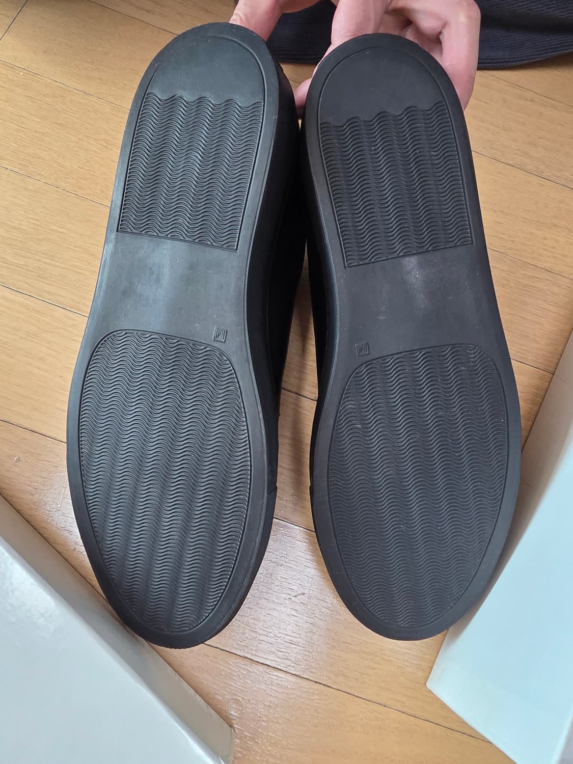 커먼 프로젝트 오리지날 아킬레스 로우 블랙

EU43 팝니다 상품이미지7