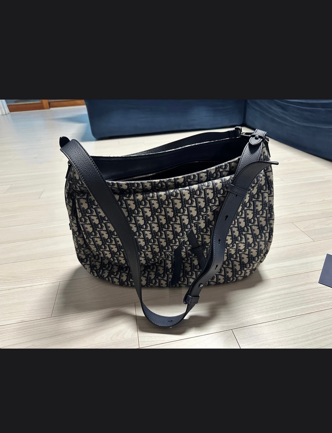 디올 새들 소프트백 판매합니다 상품이미지3