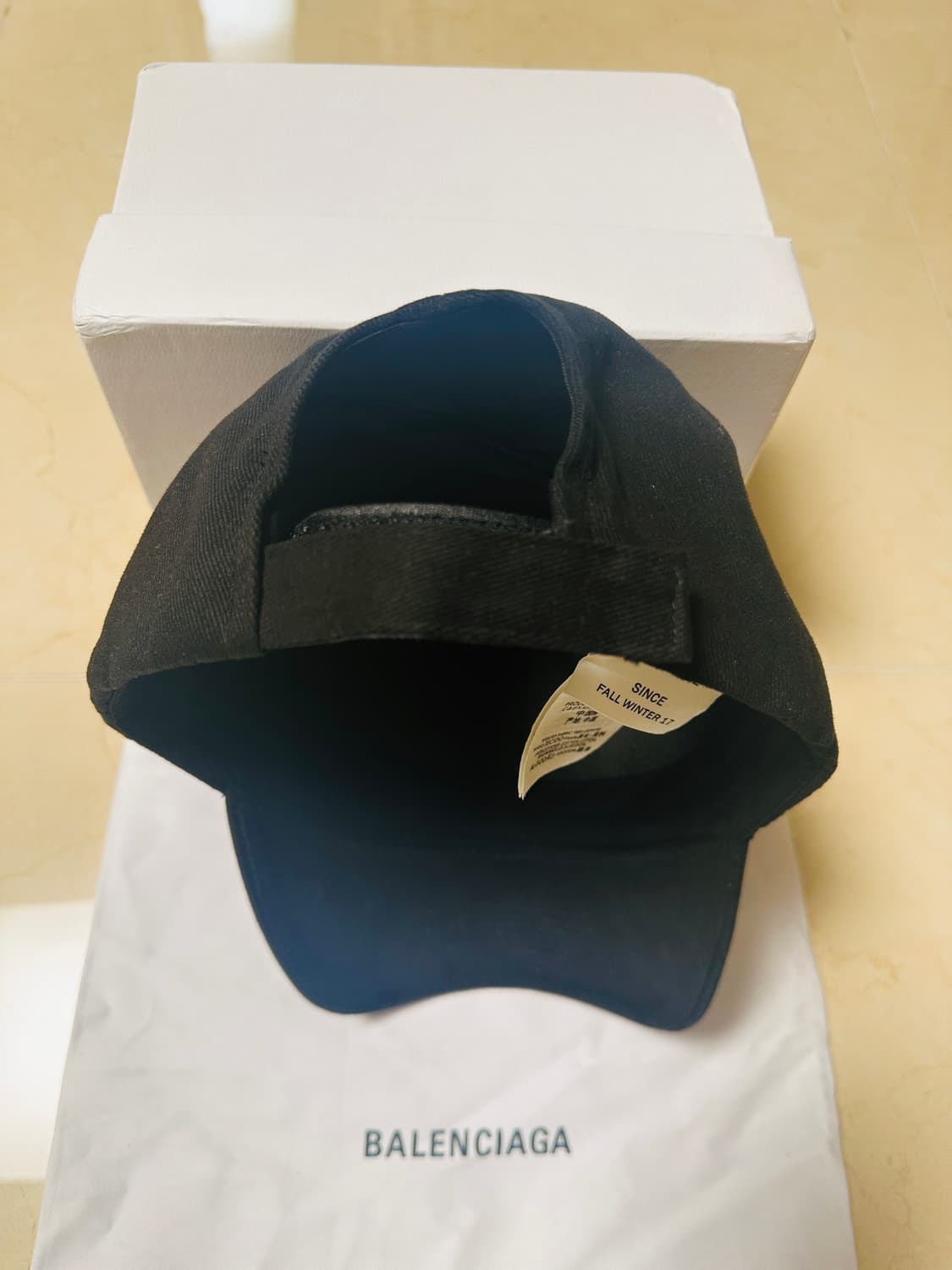 발렌시아가 볼캡 남녀공용 블랙 상품이미지3