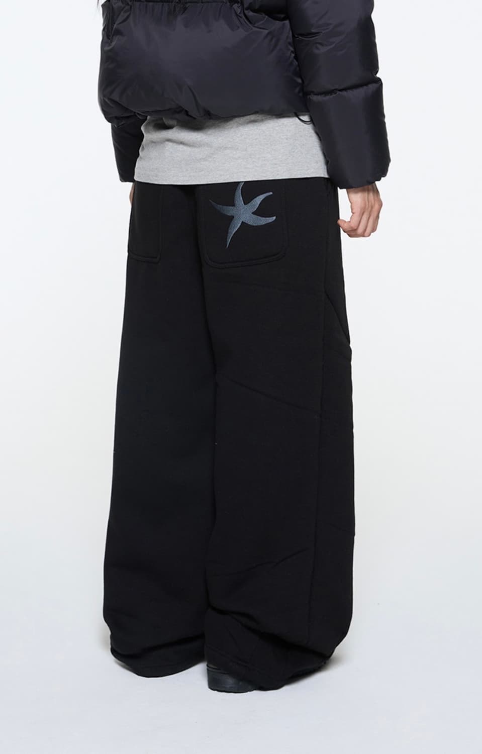 더콜디스트모먼트 sweat pants black S 상품이미지1