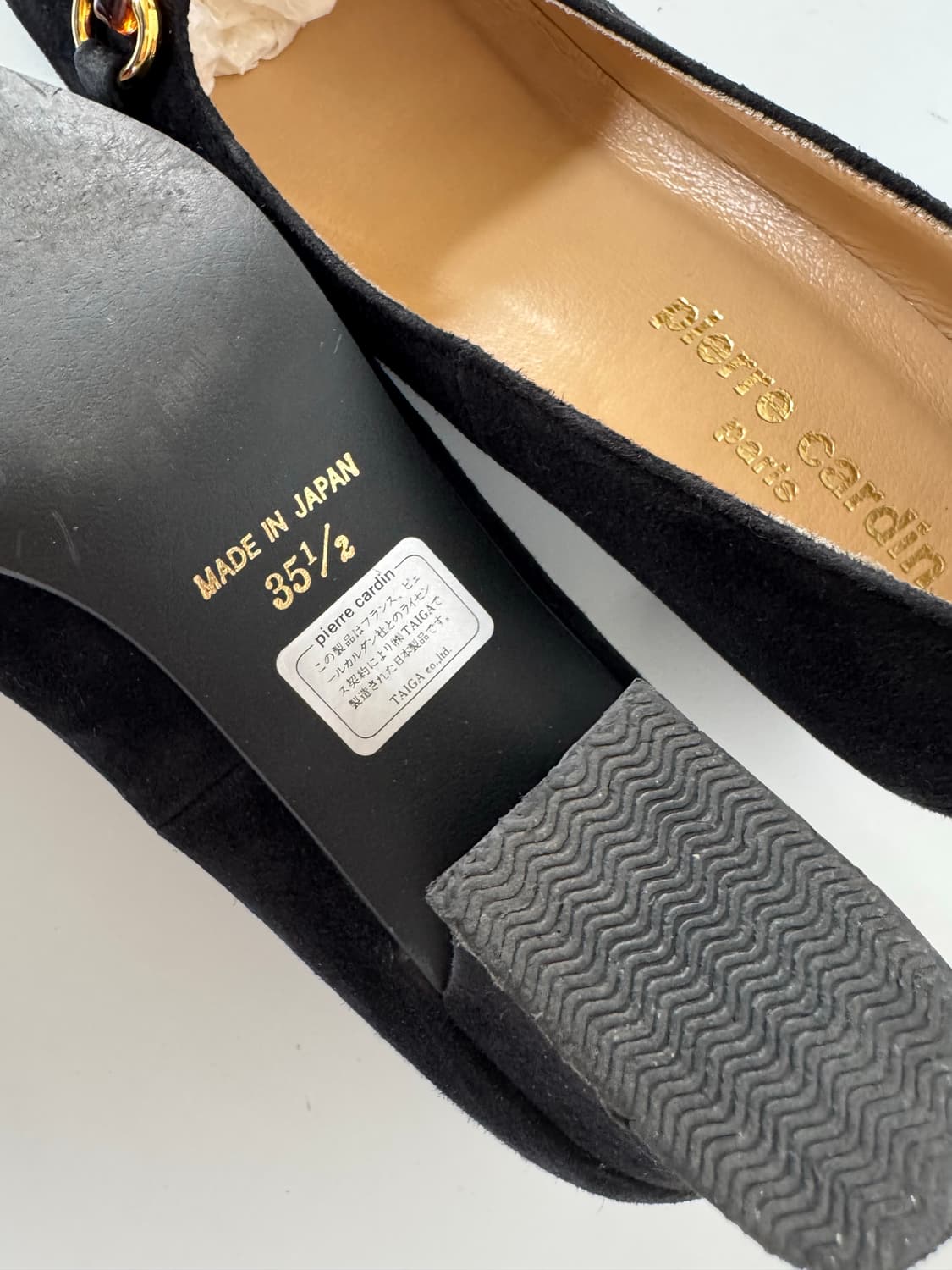 피에르가르뎅 블랙 스웨이드 홀스빗 장식 펌프스 상품이미지6