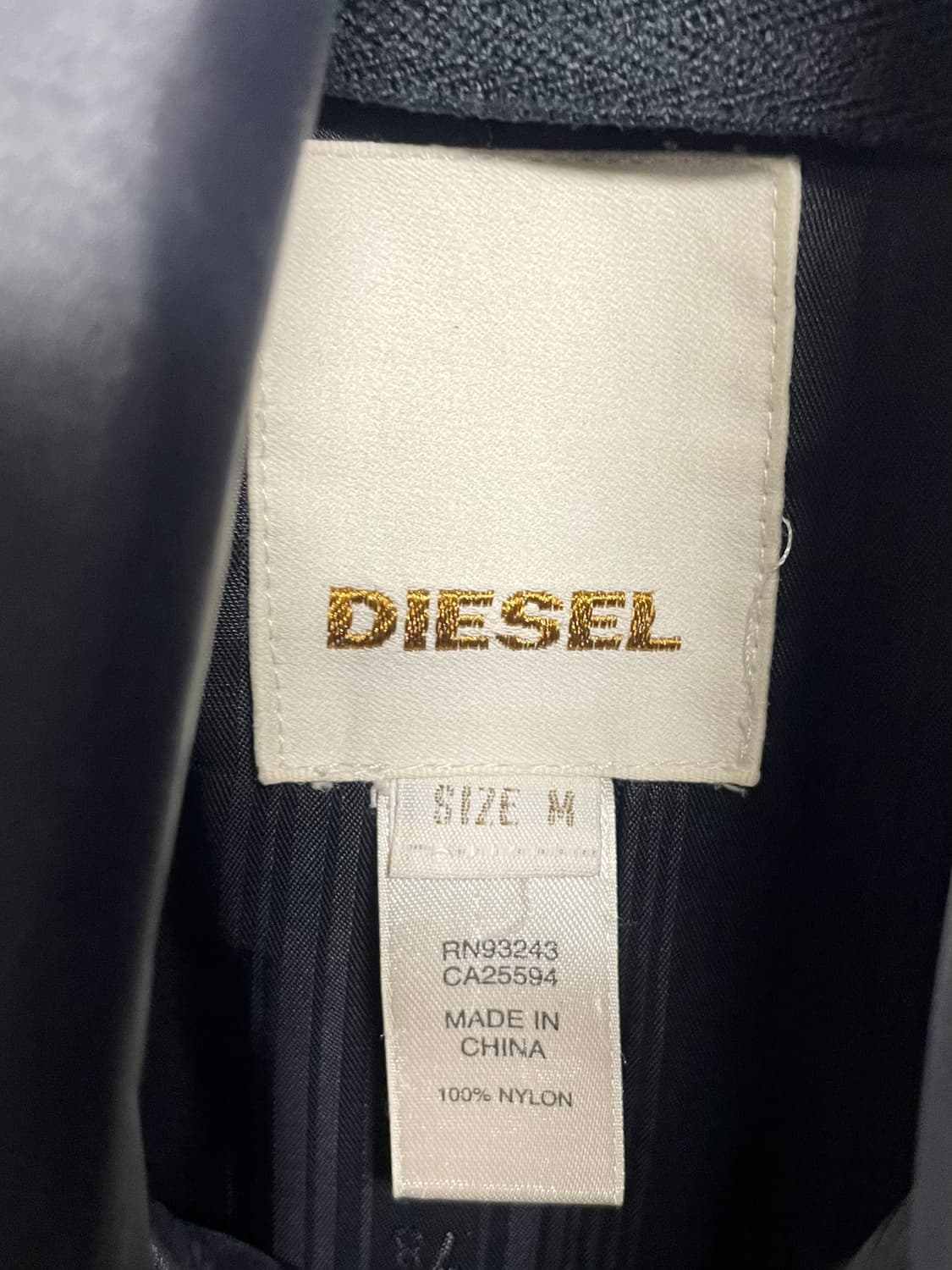 디젤 인디언 글로시 숏 다운 패딩 (on.505) 상품이미지6