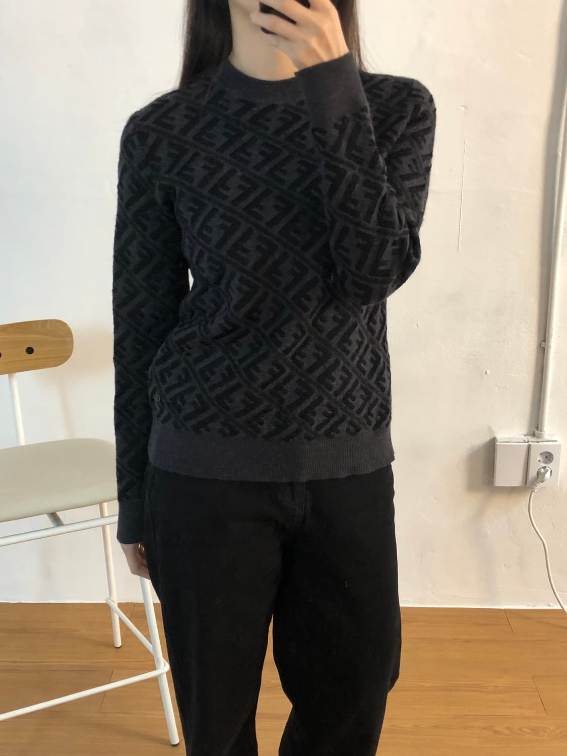 펜디 모노그램 주카 패턴 라운드넥 스웨터 상품이미지5