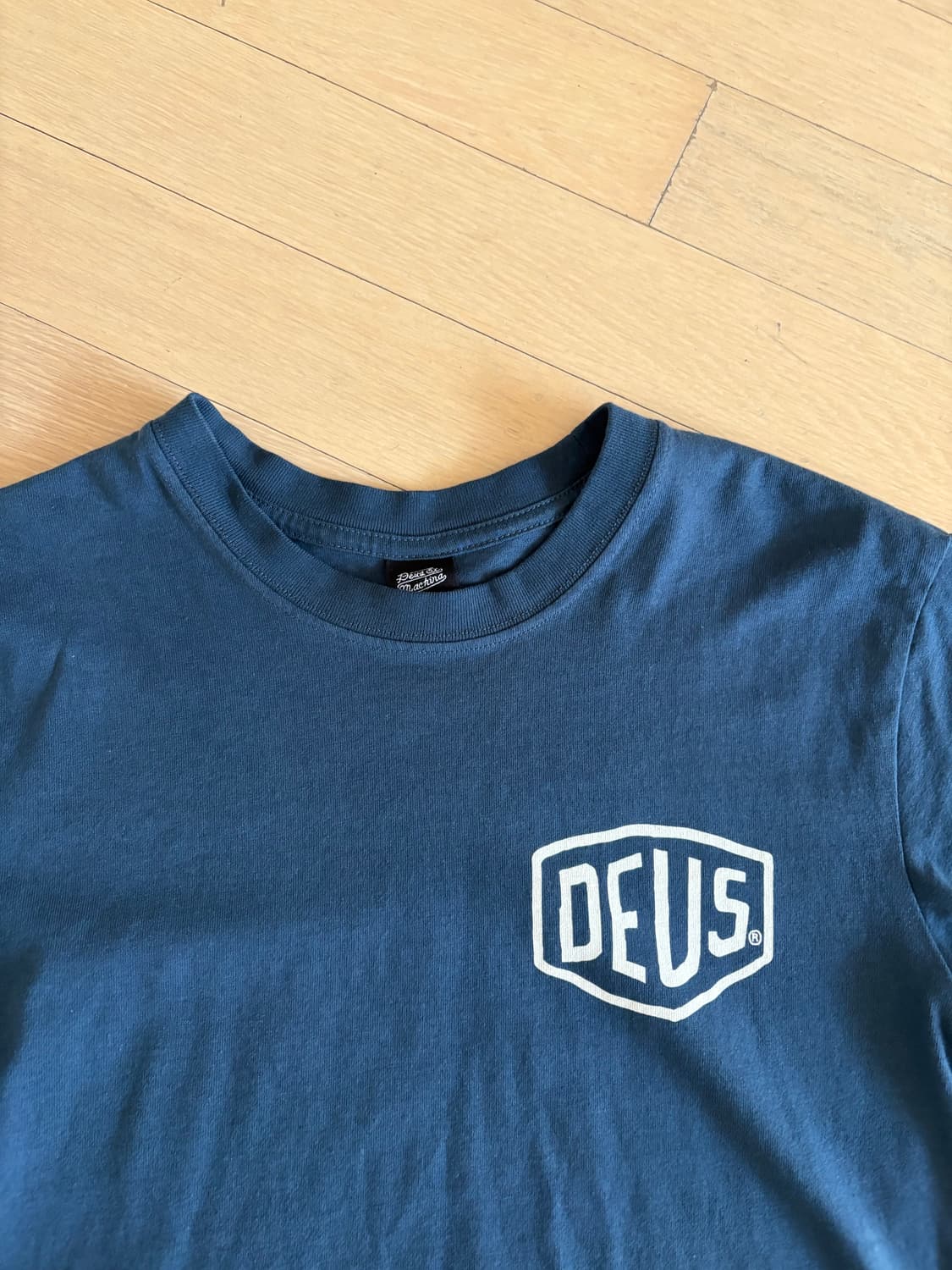 데우스 반팔 xs 상품이미지3