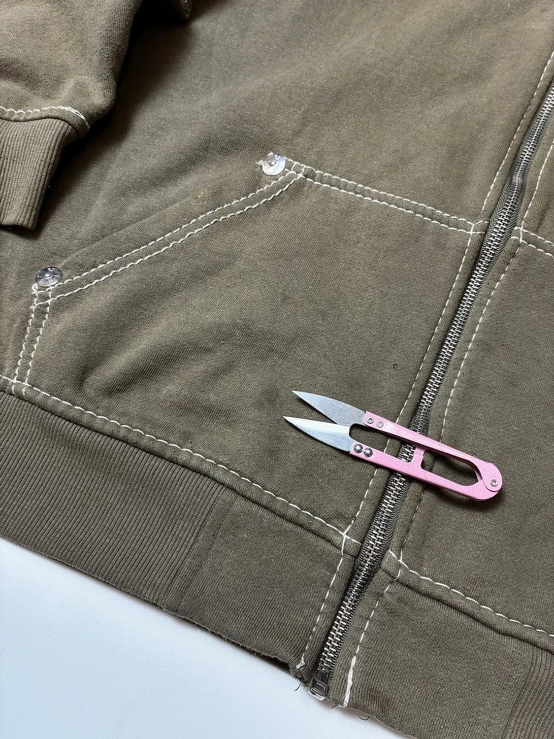 트루릴리젼 00's 밀레니엄 스티치 백 로고 후드 집업 PN8891 상품이미지5