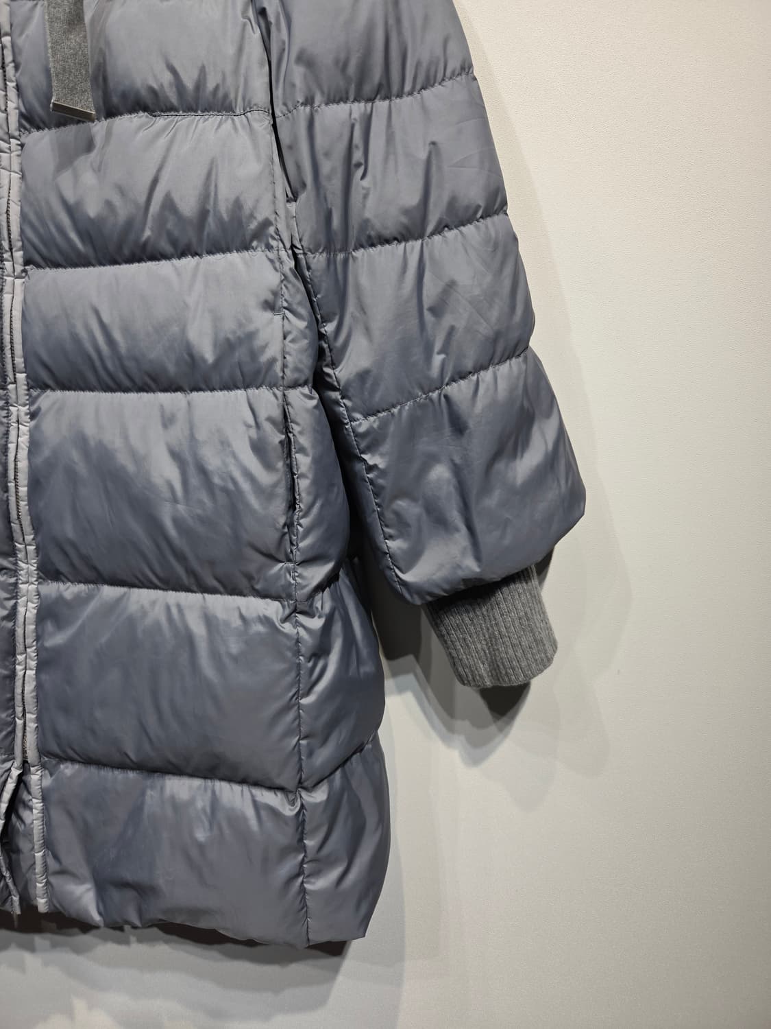 IZZAT BABA 아이잗바바 거위털 후드 롱패딩 상품이미지5