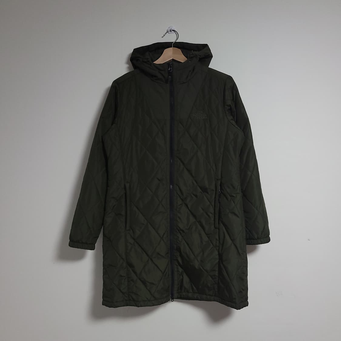 (95) 노스페이스 여성 퀼팅 롱 후드 패딩 코트 카키 상품이미지1