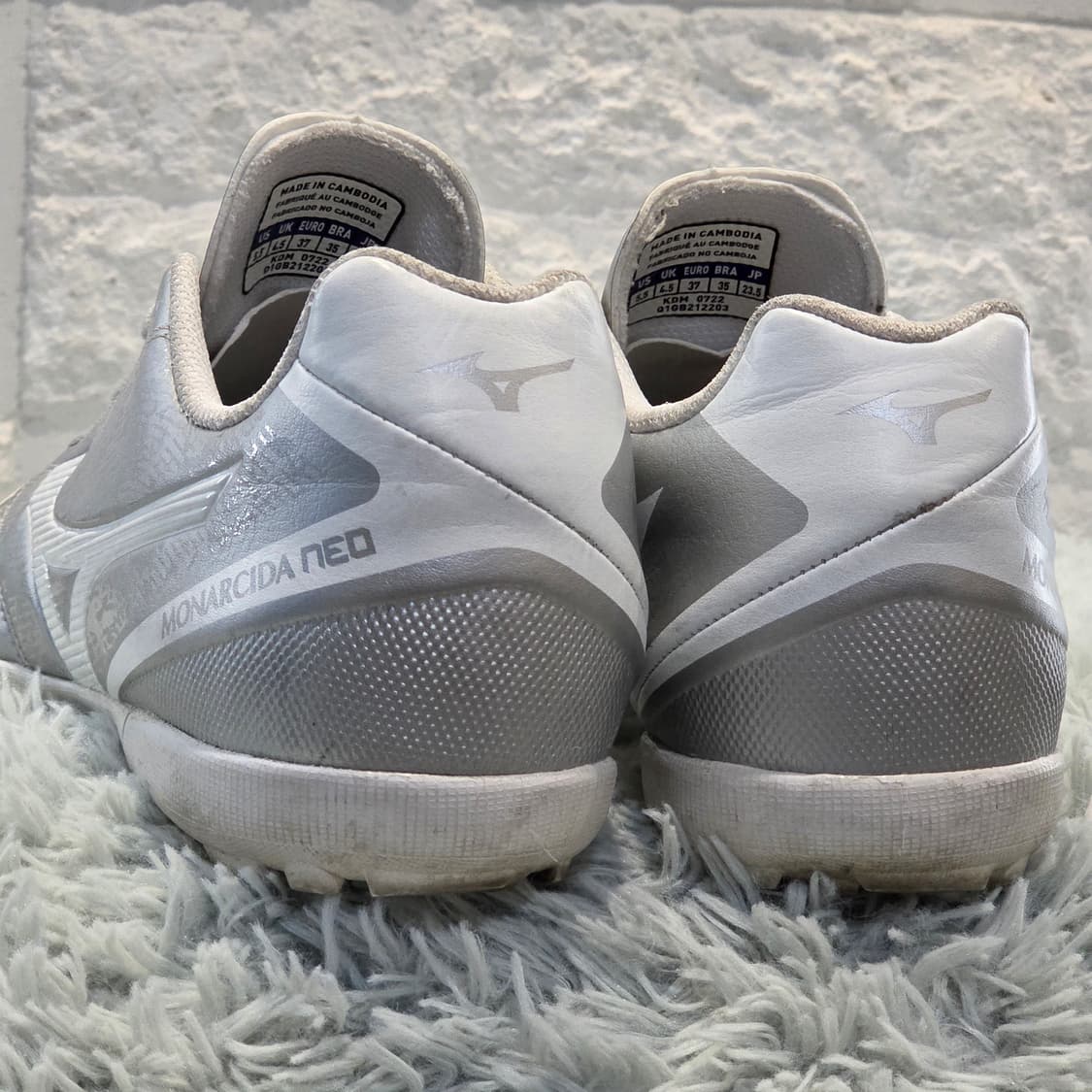 1a-2: 미즈노 모나르시다 네오 TF 실버 풋살 축구화(235) 상품이미지3