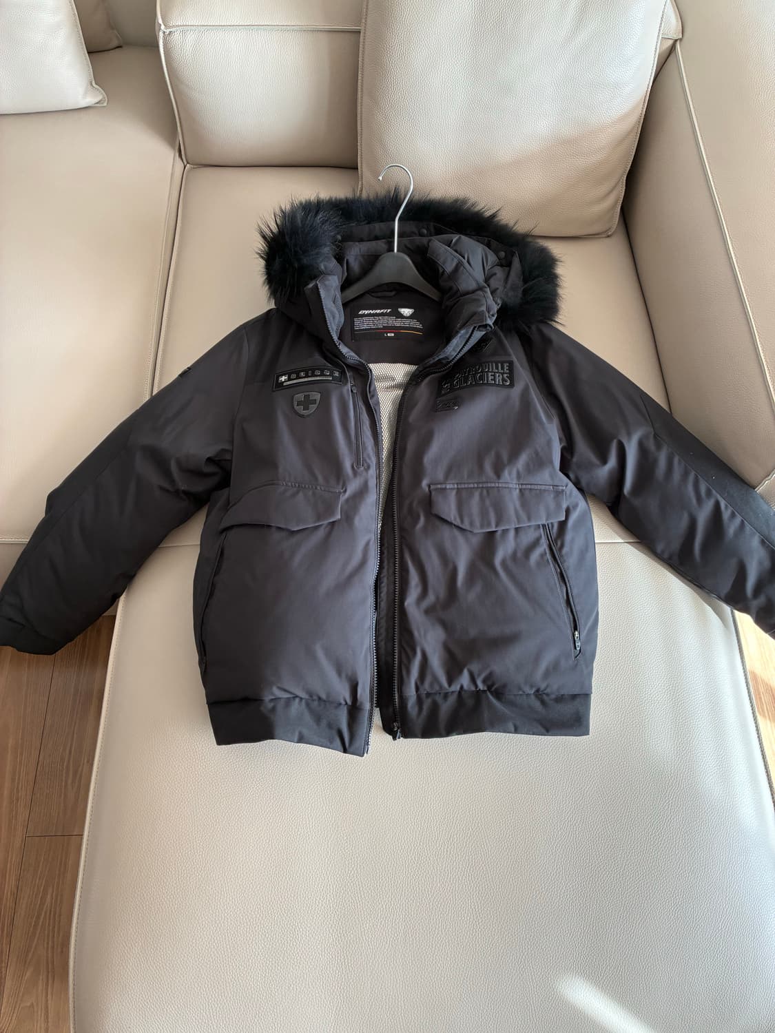 다이나핏 블랙 패딩 상품이미지1