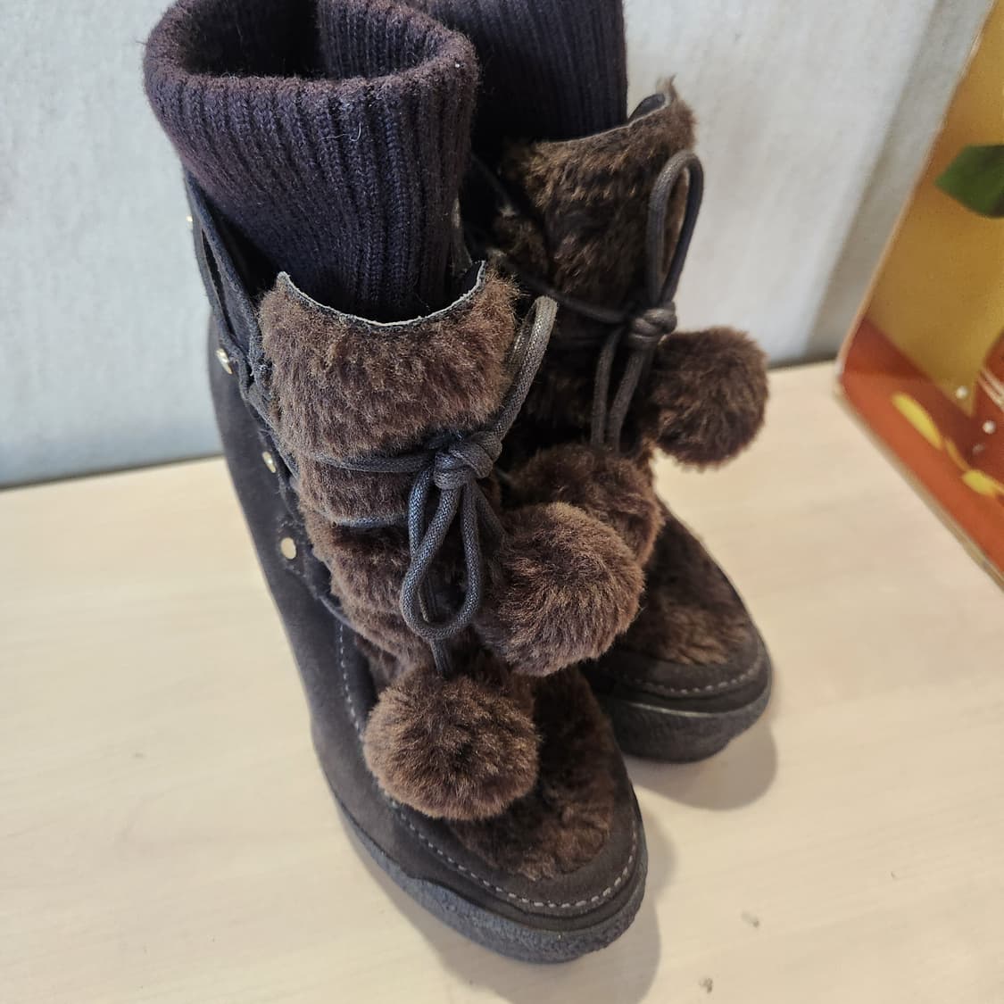 “GUESS 마르시아노 퍼폼 하이힐부츠｜빈티지 윈터 코디의 끝판왕”
 상품이미지8