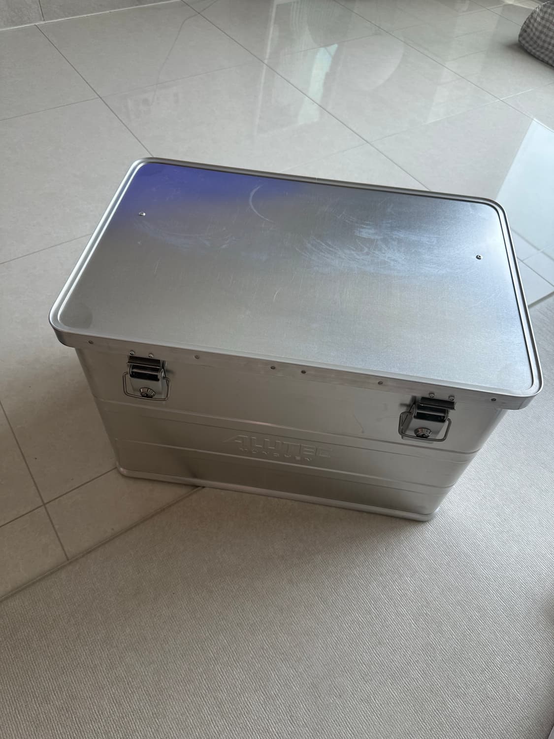 알루텍 알루미늄 캠핑박스 68 팝니다.   상품이미지2