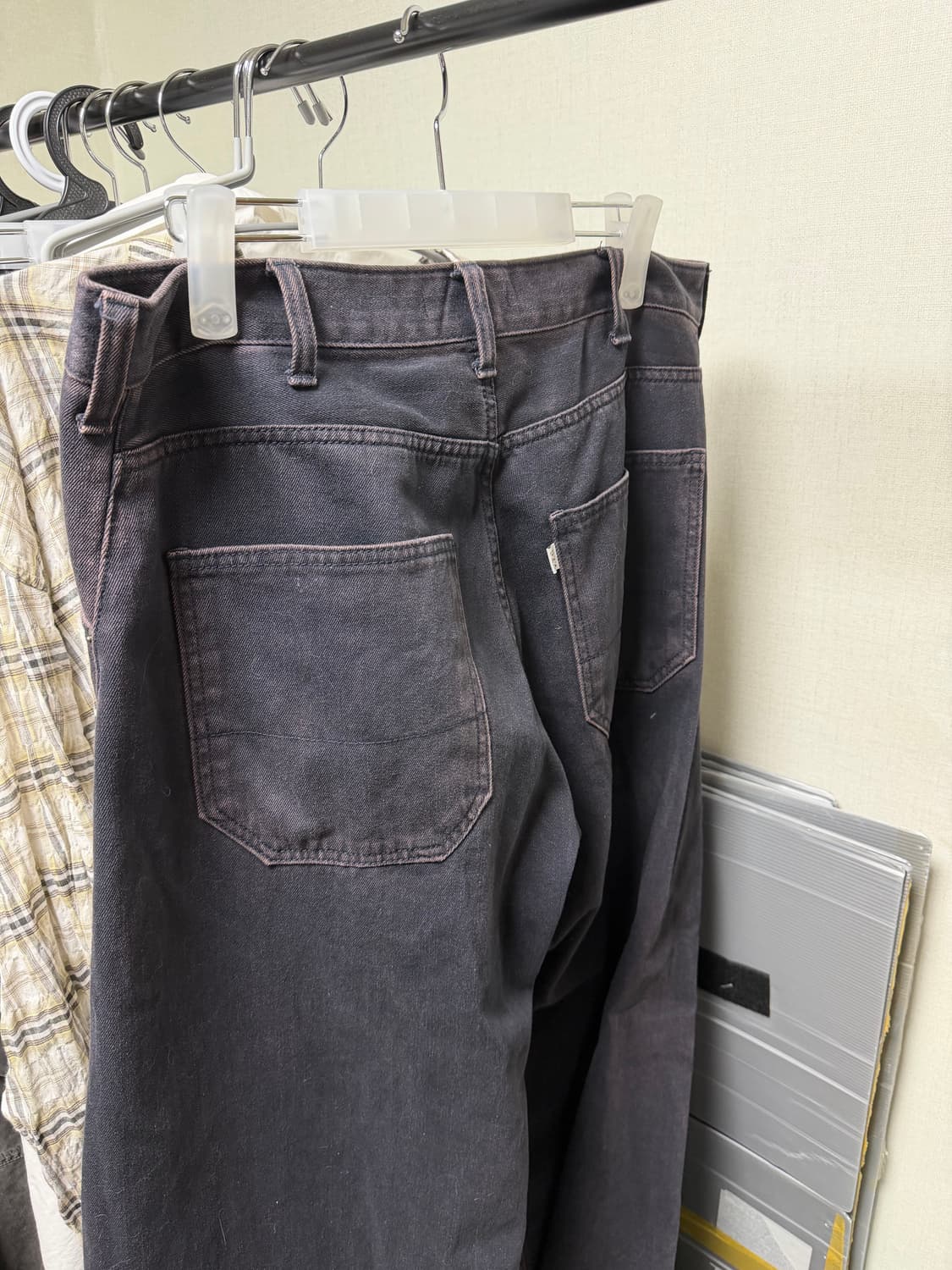 해칭룸 Curve Jeans Washed Charcoal 상품이미지4