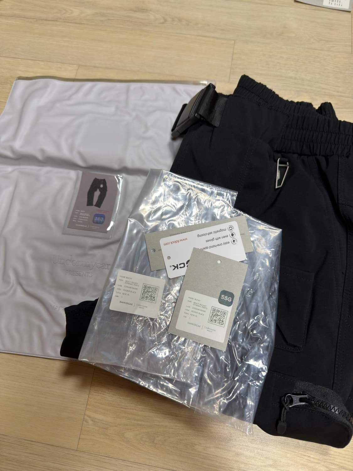 언더마이카 신세계콜라보 버키 루키블랙 사이즈1 상품이미지1