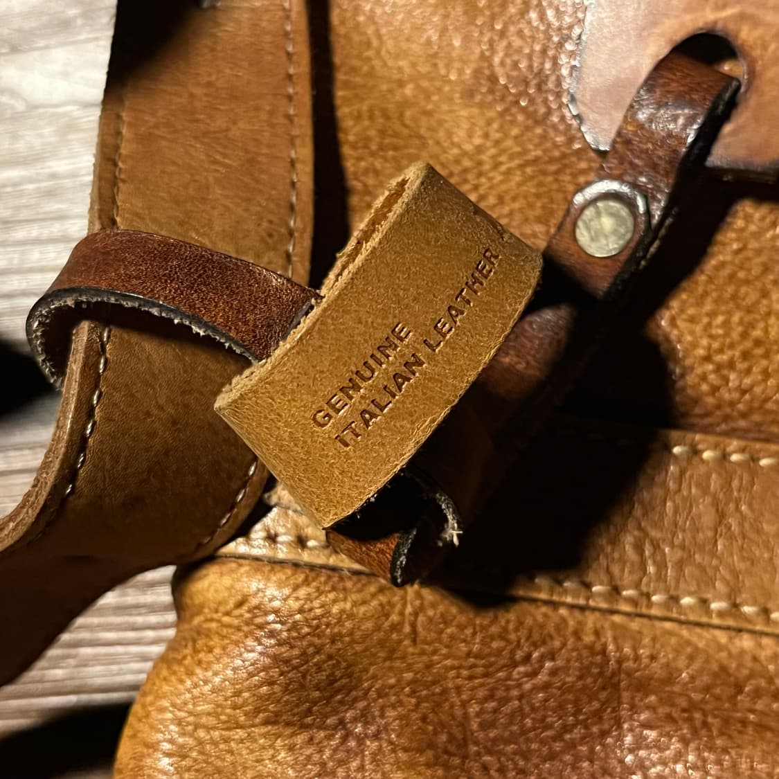 Italian Leather Well-Aged Crossbody Bag 상품이미지5