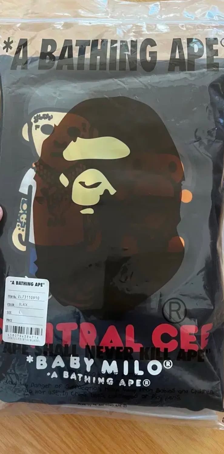 (미발매 정품) bape x synaworld 센트럴씨 콜라보 반팔티 상품이미지3