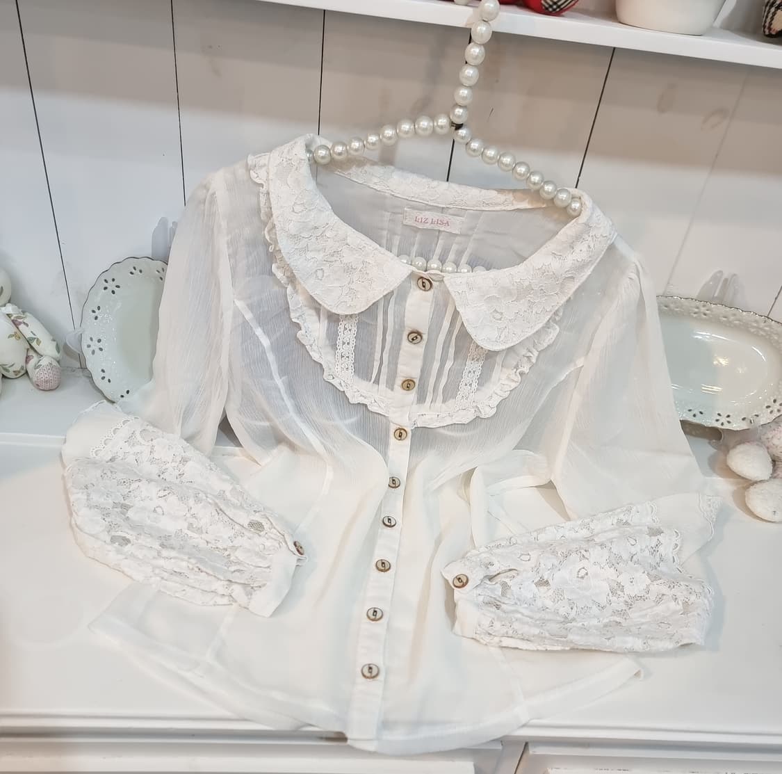 리즈리사(Liz Lisa) 시스루 레이스 빅카라 블라우스 상품이미지1