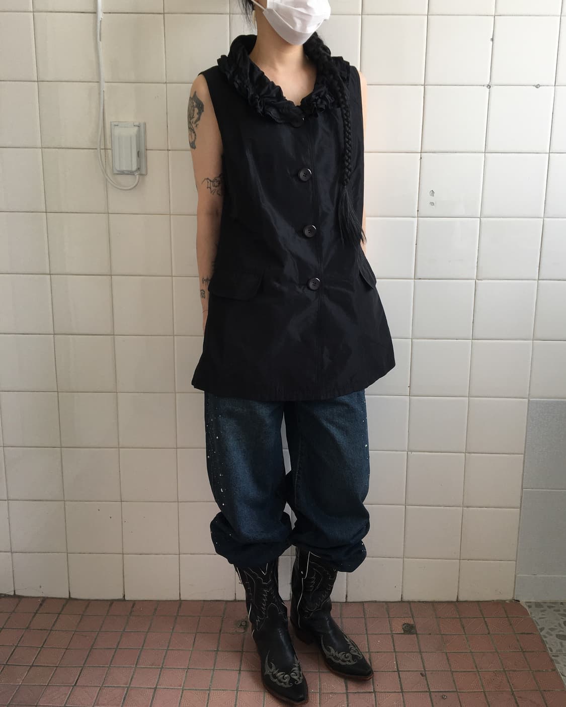 Neck line point glossy vest 상품이미지9