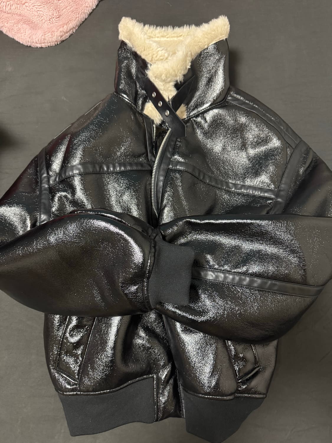 정품새제품 자라 페이크레더 무스탕 시어링 자켓 블랙 XL 상품이미지5